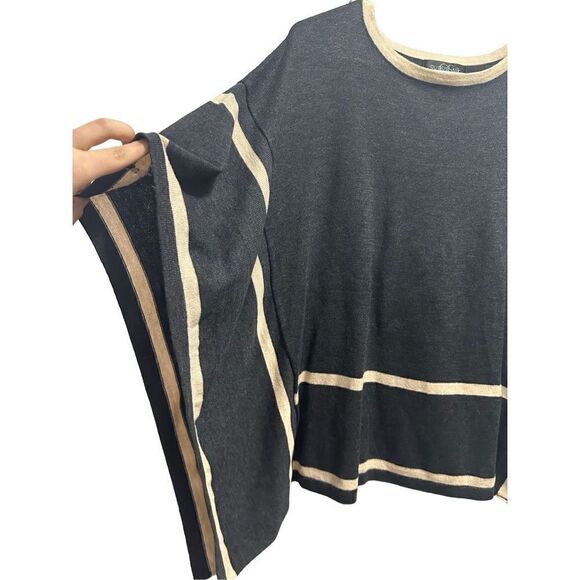 Women's August Silk Size Small (S) Black and Tan Sweater - Picture 2 of 5